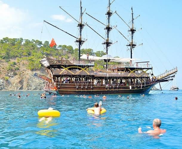 Pirate Party Boat